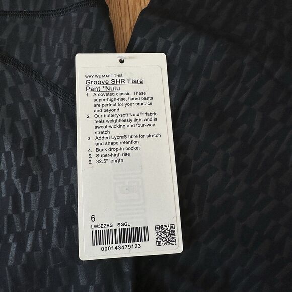 Lululemon Groove Super-High-Rise Flared Pant Nulu Segment Emboss Black Size 6 - Picture 2 of 3